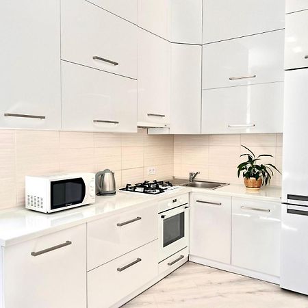 Семицвіт Appartement Lviv Buitenkant foto