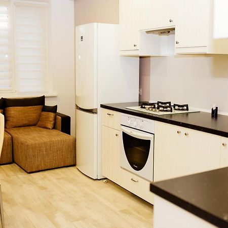 Семицвіт Appartement Lviv Buitenkant foto