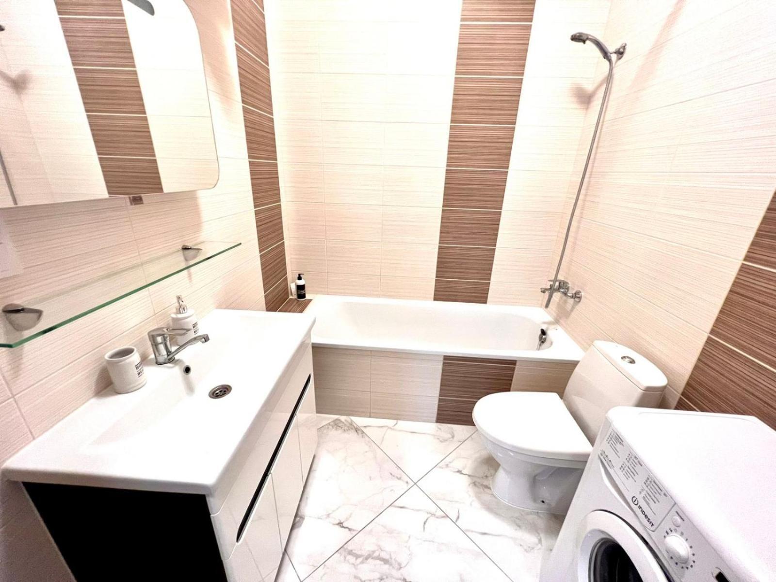 Семицвіт Appartement Lviv Buitenkant foto