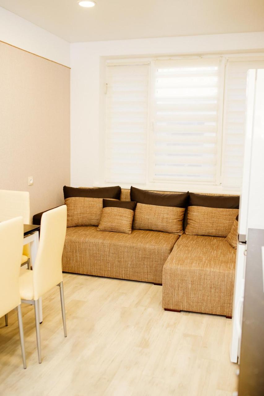 Семицвіт Appartement Lviv Buitenkant foto