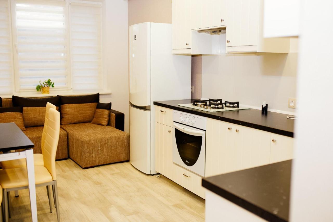 Семицвіт Appartement Lviv Buitenkant foto