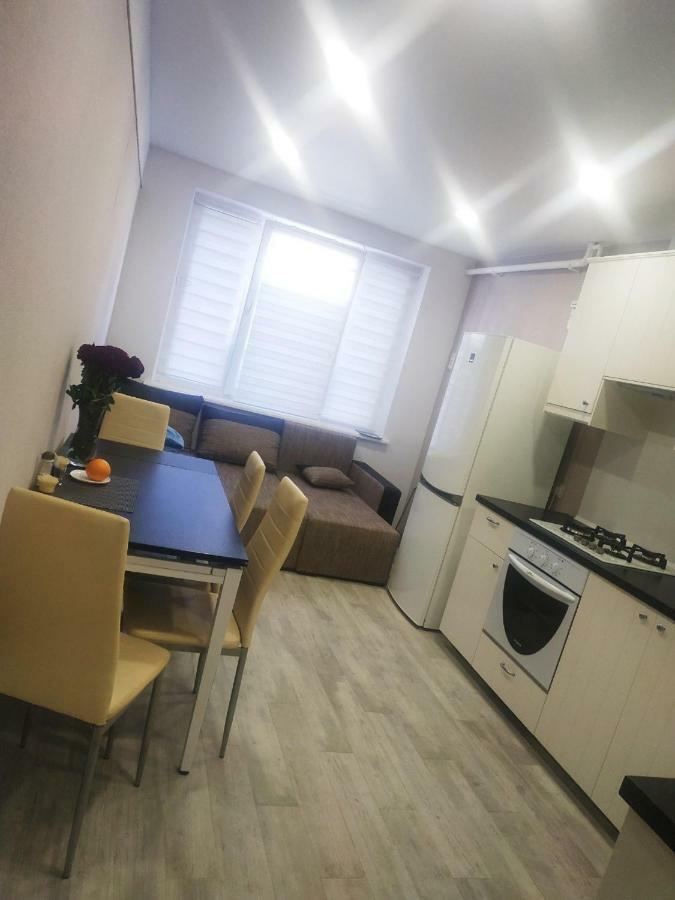 Семицвіт Appartement Lviv Buitenkant foto