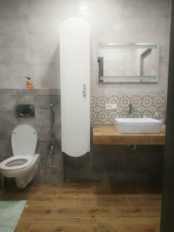Семицвіт Appartement Lviv Buitenkant foto